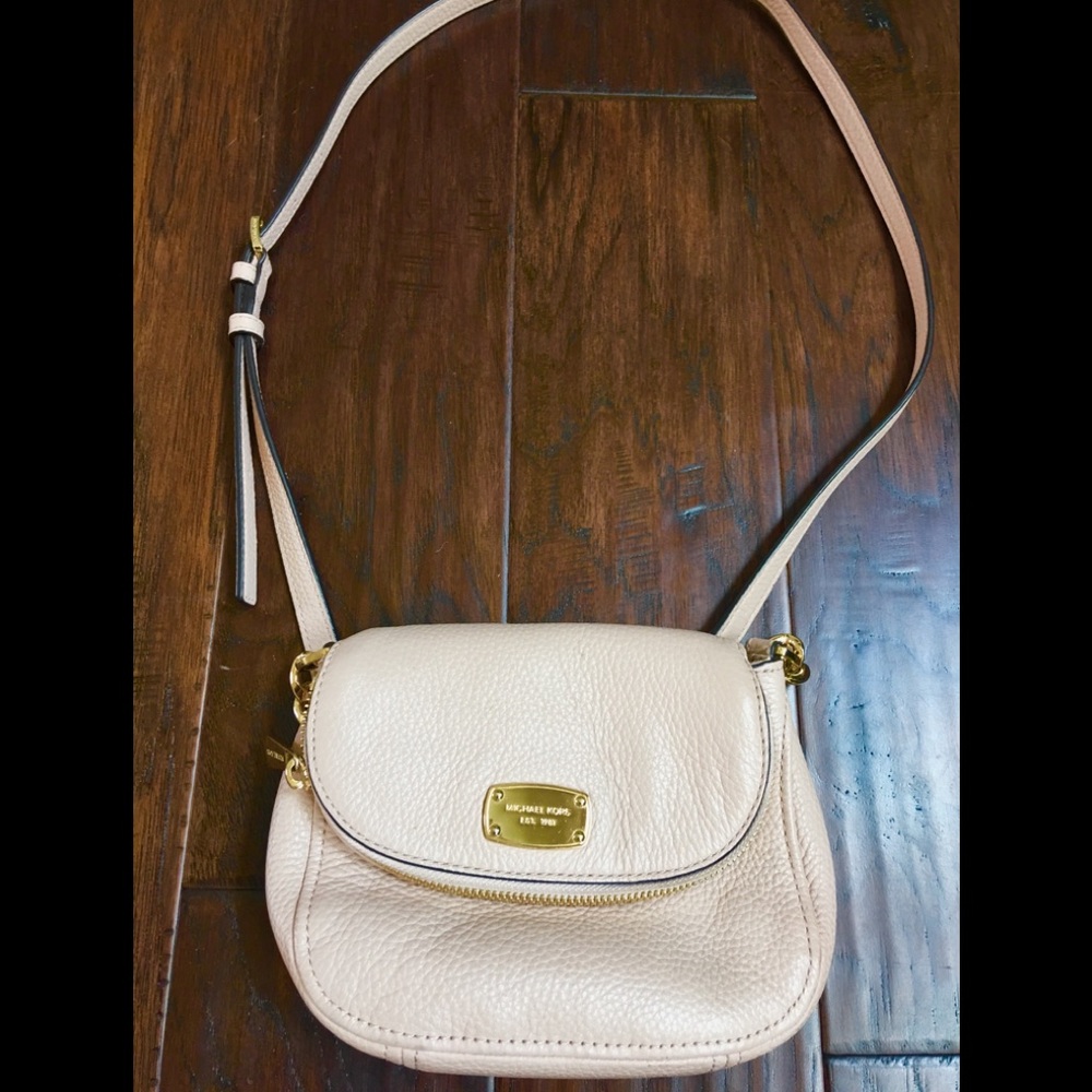 Michael Kors crossbody purse